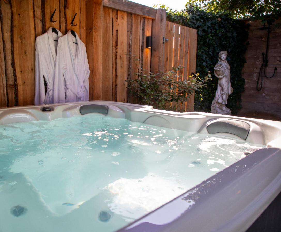 B&B Joli Met Prive Wellness Wemeldinge Bagian luar foto