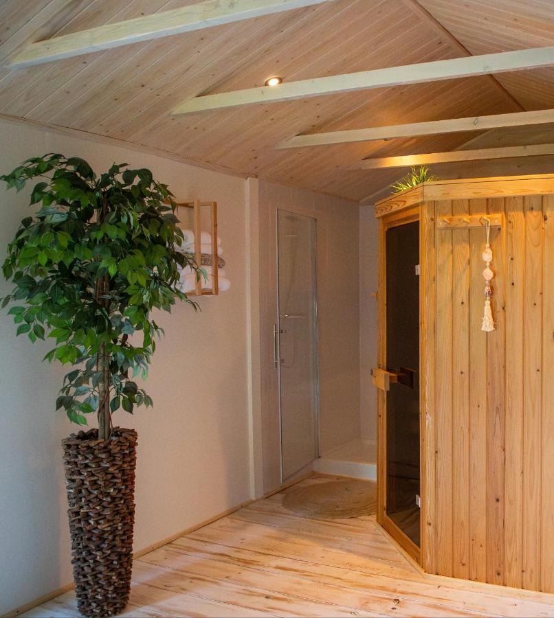 B&B Joli Met Prive Wellness Wemeldinge Bagian luar foto