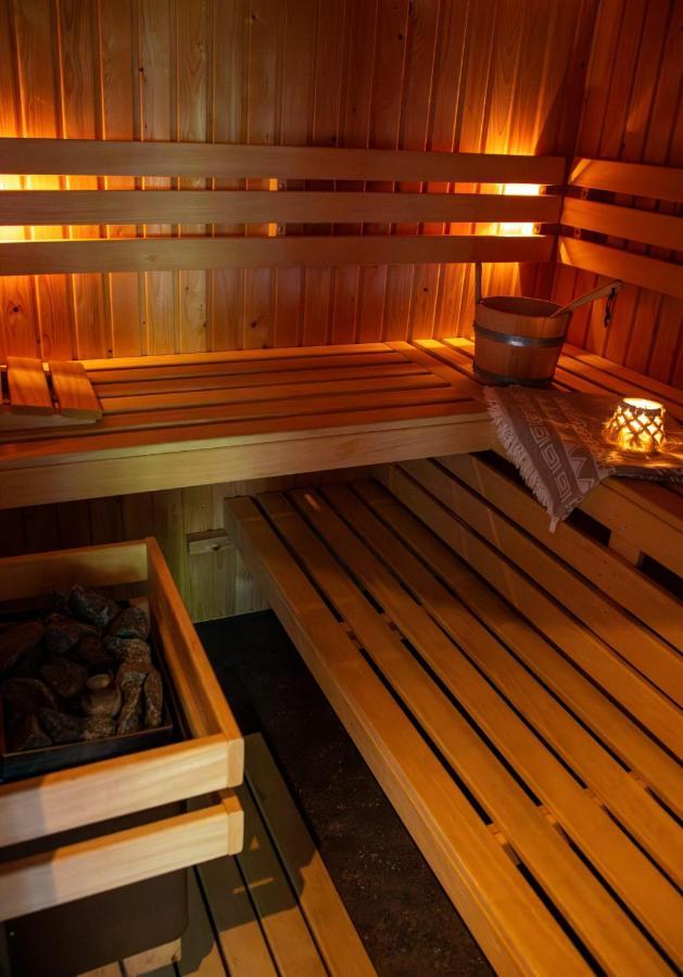 B&B Joli Met Prive Wellness Wemeldinge Bagian luar foto