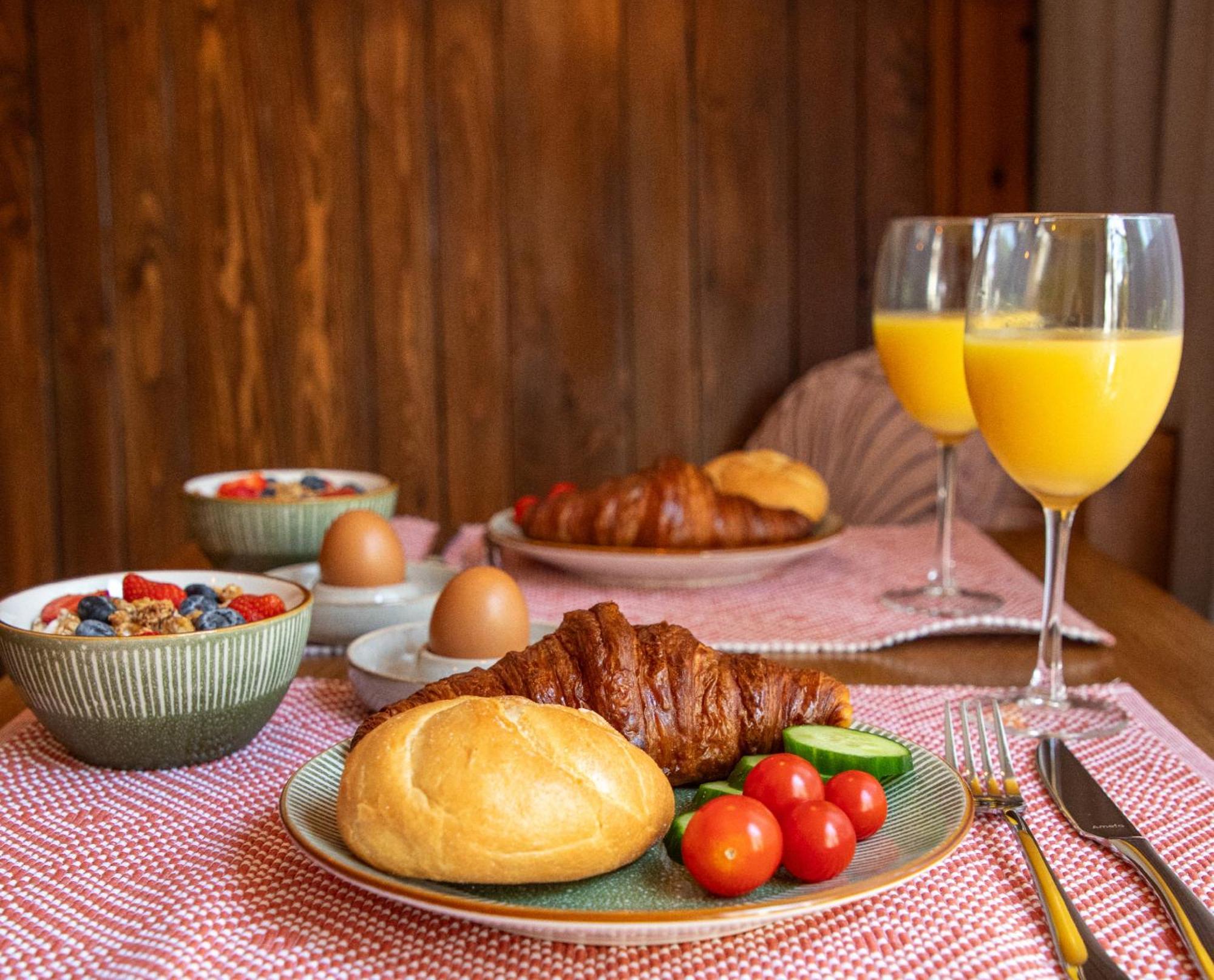 B&B Joli Met Prive Wellness Wemeldinge Bagian luar foto